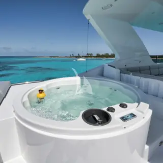 Flybridge Jacuzzi