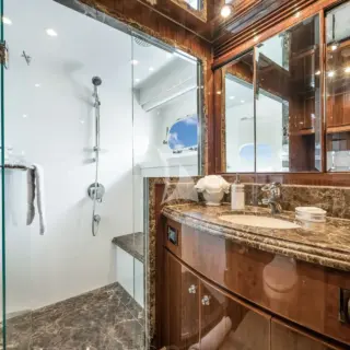 Queen Stateroom 1 Ensuite
