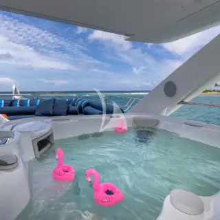Flybridge Jacuzzi