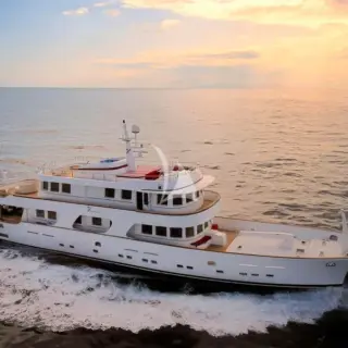 TANANAI cruising