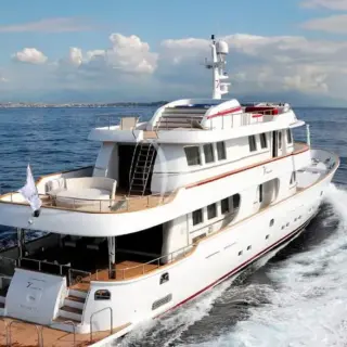 Tananai aft view