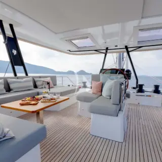 NAMASTE (SAMANA) - Fly bridge