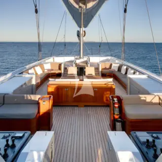 Fwd deck
