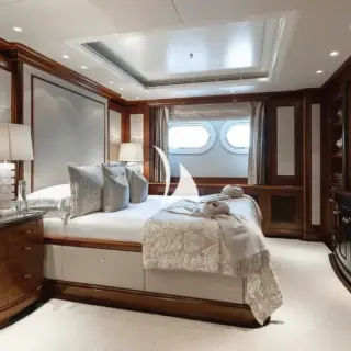 Double cabin