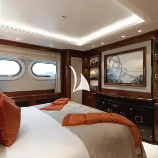 Double cabin