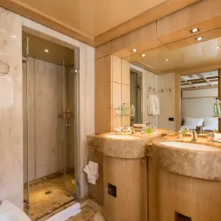 Lower Deck - Double Cabin Ensuite