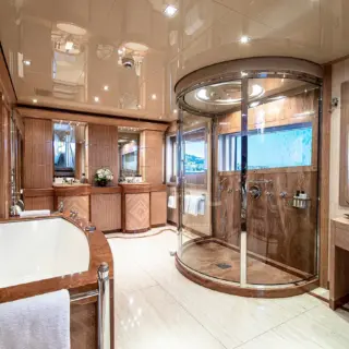 Main Deck - Master Ensuite