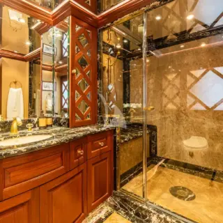 Primary Ensuite - His