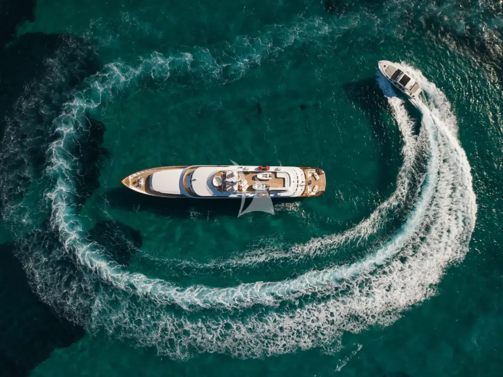 WIND OF FORTUNE - Aerial & Shadow boat m/y BONITA