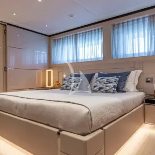 Double cabin