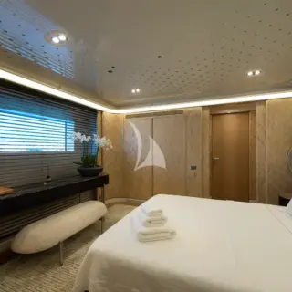 Double guest cabin 1