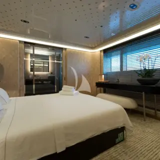 Double guest cabin 1