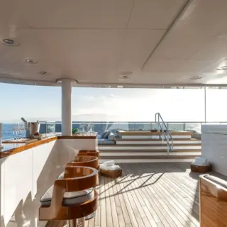 Sun deck bar and jacuzzi