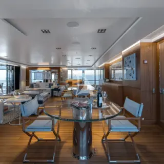 Upper deck dining
